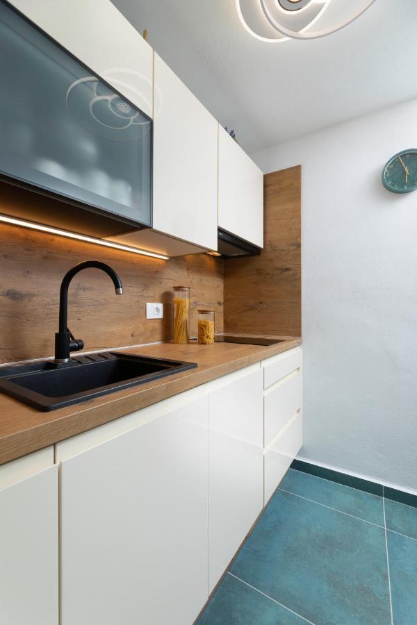 Studio, 70 Steps From The Beach Baska  Exterior photo